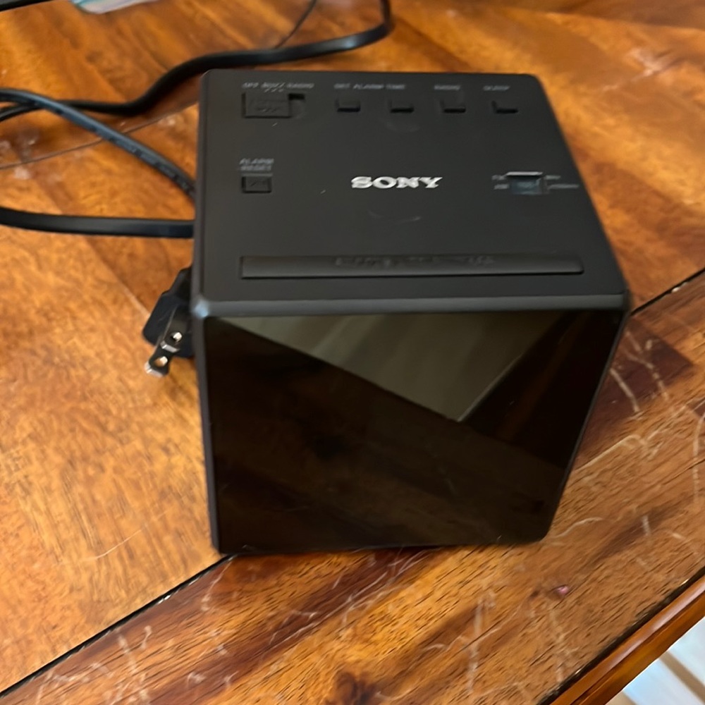 Radio alarm clock